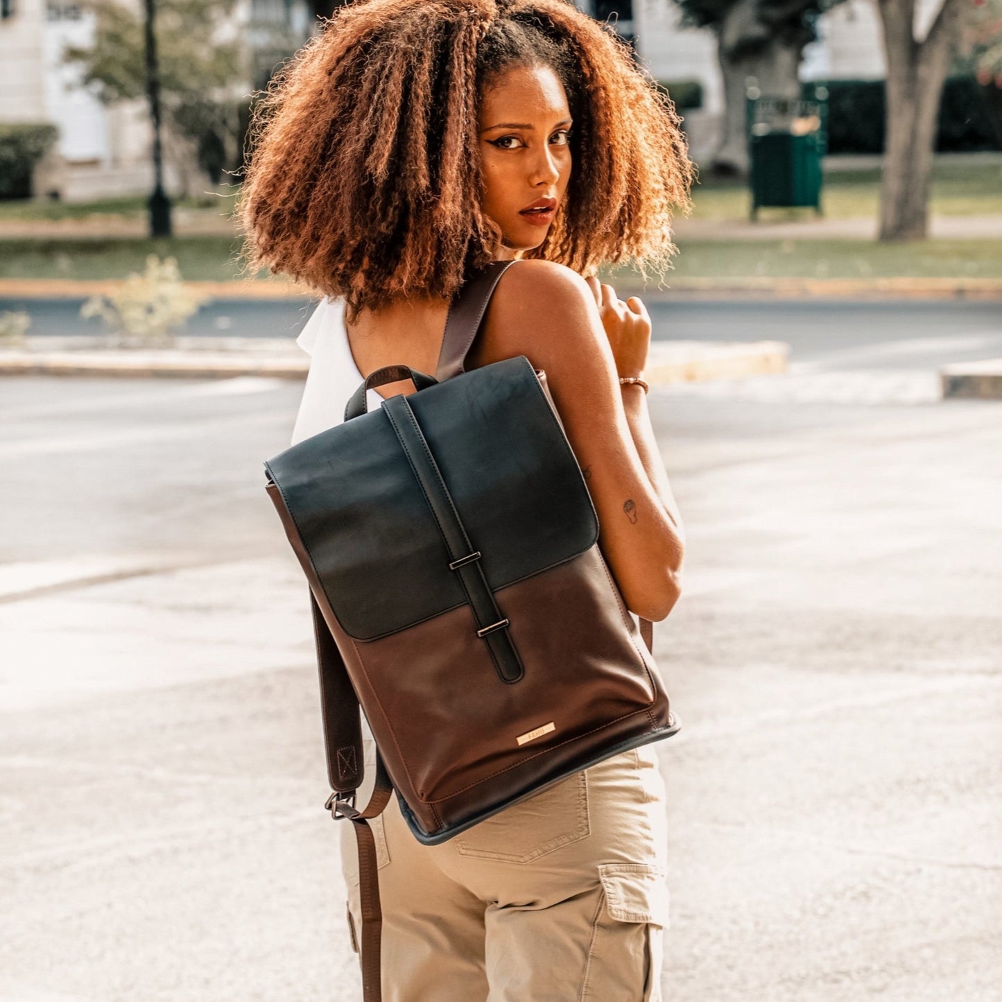 MADRID MARRÓN – Mochila urbana con espacio para notebook - FAHU