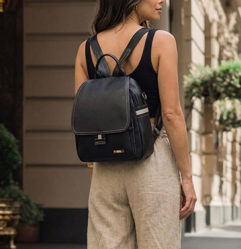 PREVENTA Mochila Cartera Venecia Negra texturizada (Recibe entre 29/12 y 31/12)