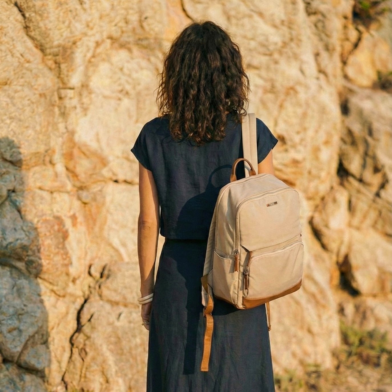 ATLANTA BEIGE – Mochila urbana con espacio para notebook - FAHU