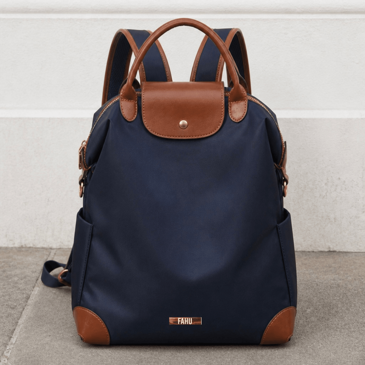 PREVENTA Mochila Cartera Alessandria azul marino (Recibe entre 19/06 y 22/06) - FAHU